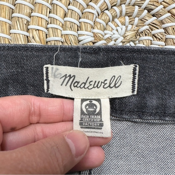 Madewell The Perfect Vintage Jean High Rise Tapered Leg in Sumner Wash Black 26 - Picture 10 of 16